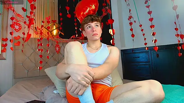 TaylerWhite online show from 09.15.25