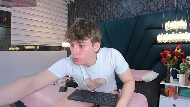 TaylerWhite online show from 02.20.26