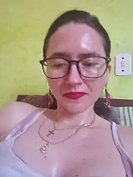 Linda Hot13 online show from 10.28.25