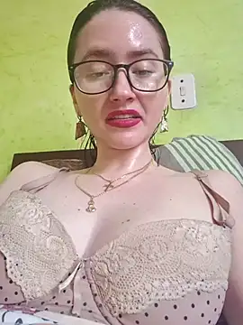 Linda Hot13 online show from 10.29.25