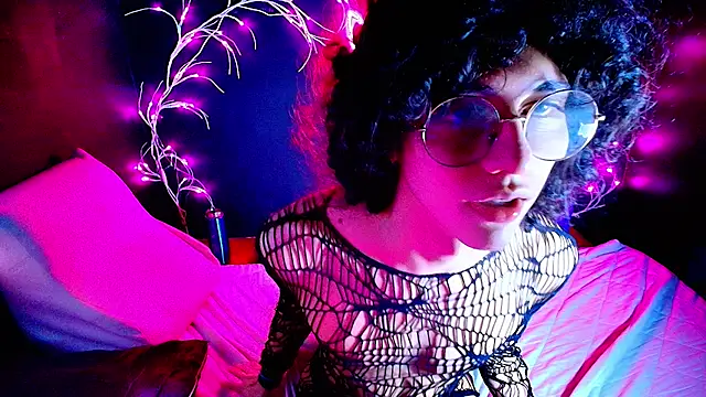 Snapshot of noahxtar chatting on 10.12.25 noahxtar online show from 10.12.25