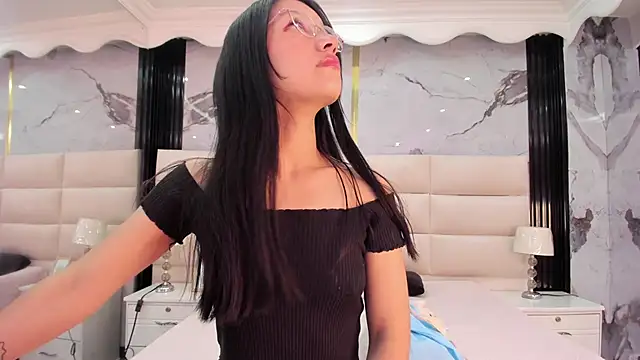 Sophie Calloway online show from 09.12.25