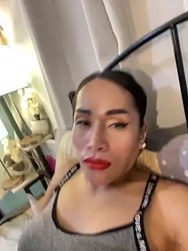 RomanticPearlTS online show from 11.17.25