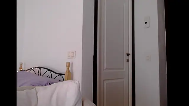 Snapshot of BritneyDivine chatting on 09.15.25 BritneyDivine online show from 09.15.25