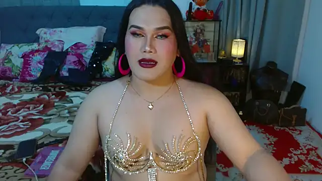 Snapshot of LustfullVelindaks chatting on 10.15.25 LustfullVelindaks online show from 10.15.25