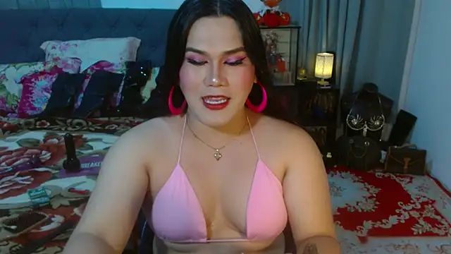 Snapshot of LustfullVelindaks chatting on 10.17.25 LustfullVelindaks online show from 10.17.25