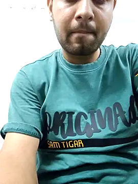 Snapshot of king_aaru2004 chatting on 09.10.25 king aaru2004 online show from 09.10.25