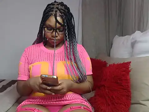 Snapshot of DarrkDeeva68 chatting on 10.27.25 DarrkDeeva68 online show from 10.27.25