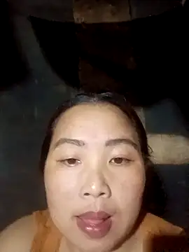 Snapshot of PhamPhung chatting on 09.28.25 PhamPhung online show from 09.28.25