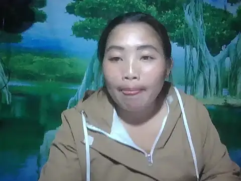 Snapshot of PhamPhung chatting on 10.26.25 PhamPhung online show from 10.26.25