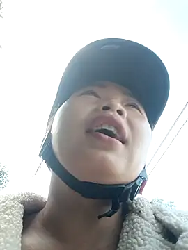 Snapshot of PhamPhung chatting on 10.27.25 PhamPhung online show from 10.27.25