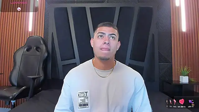 Snapshot of marco_garciia_ chatting on 09.11.25 marco garciia  online show from 09.11.25