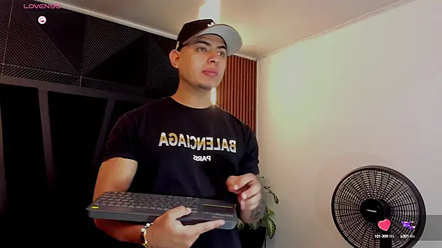 Snapshot of marco_garciia_ chatting on 09.23.25 marco garciia  online show from 09.23.25