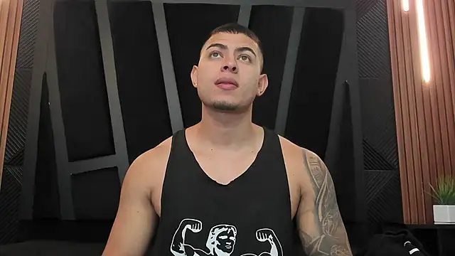 Snapshot of marco_garciia_ chatting on 09.30.25 marco garciia  online show from 09.30.25