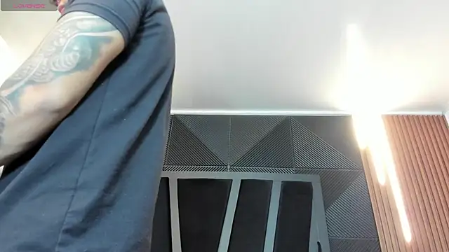 Snapshot of marco_garciia_ chatting on 10.03.25 marco garciia  online show from 10.03.25