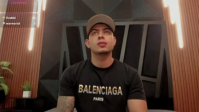 Snapshot of marco_garciia_ chatting on 10.08.25 marco garciia  online show from 10.08.25