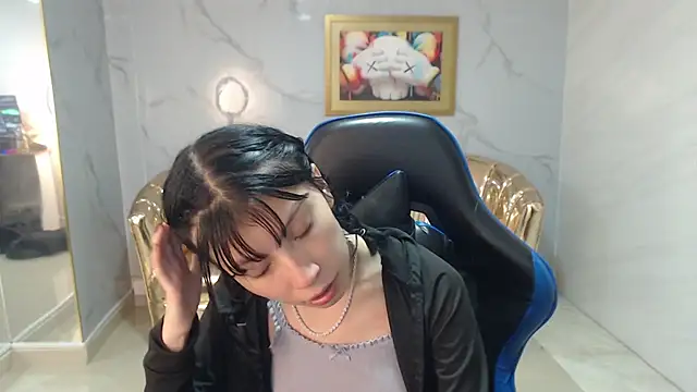 Snapshot of verana_s chatting on 10.24.25 verana s online show from 10.24.25