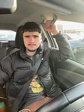 Snapshot of los_freaky chatting on 12.22.25 los freaky online show from 12.22.25