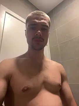 Snapshot of los_freaky chatting on 04.12.26 los freaky online show from 04.12.26