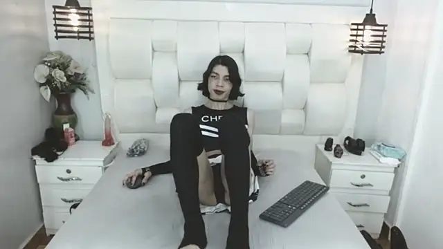 Snapshot of Atley_Dolly chatting on 10.01.25 Atley Dolly online show from 10.01.25