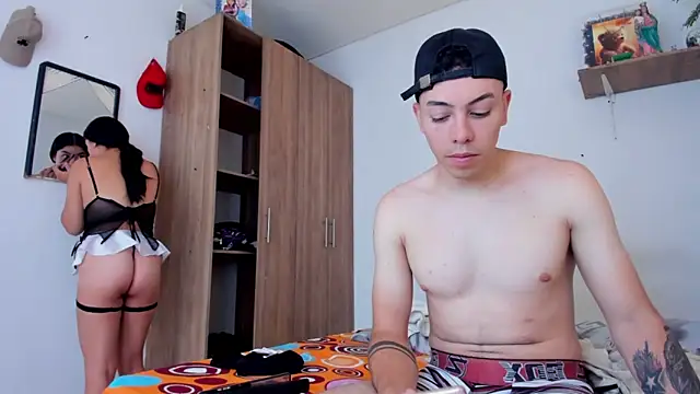 Snapshot of martin_and_samantha chatting on 10.30.25 martin and samantha online show from 10.30.25