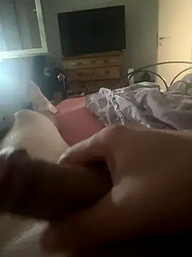 Snapshot of lUKi_ki chatting on 09.20.25 lUKi ki online show from 09.20.25