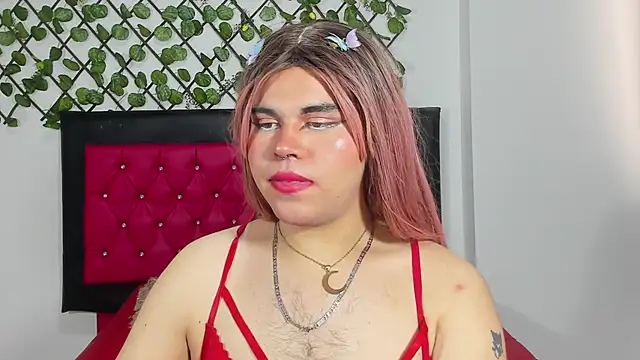 Snapshot of Lady_Evelynn chatting on 10.08.25 Lady Evelynn online show from 10.08.25