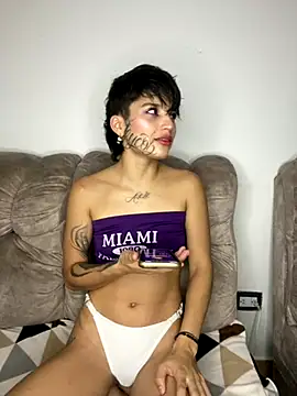 DayanaDG online show from 10.19.25