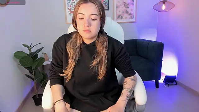 Vela jade online show from 09.19.25