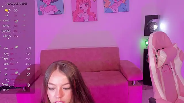 Snapshot of Miia-Rose chatting on 10.24.25 Miia-Rose online show from 10.24.25