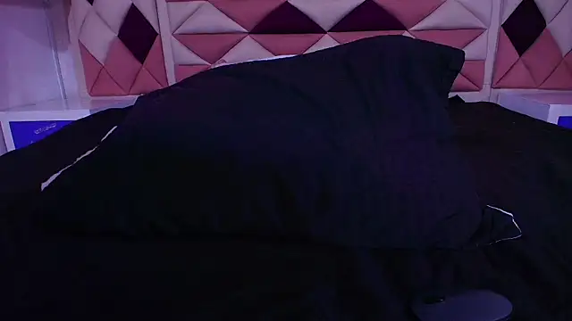 valecastro  online show from 09.25.25