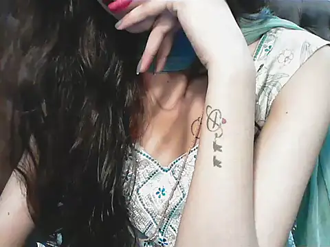 elize   online show from 10.08.25