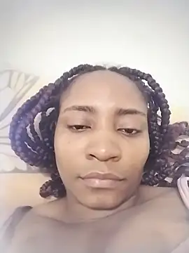 Snapshot of AmbarSmit chatting on 10.04.25 AmbarSmit online show from 10.04.25