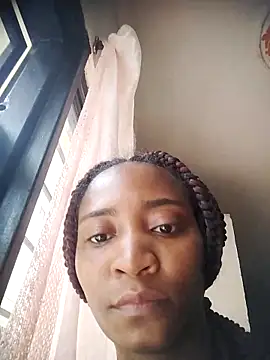 Snapshot of AmbarSmit chatting on 10.05.25 AmbarSmit online show from 10.05.25