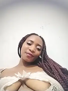 Snapshot of AmbarSmit chatting on 10.11.25 AmbarSmit online show from 10.11.25