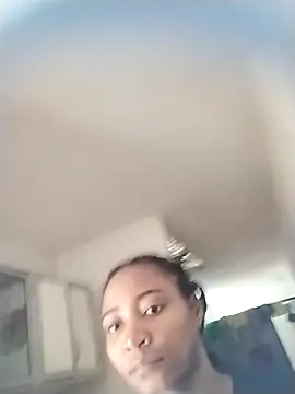 Snapshot of AmbarSmit chatting on 10.16.25 AmbarSmit online show from 10.16.25