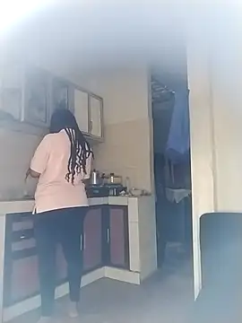 Snapshot of AmbarSmit chatting on 10.20.25 AmbarSmit online show from 10.20.25