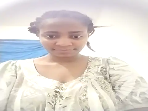 Snapshot of AmbarSmit chatting on 10.29.25 AmbarSmit online show from 10.29.25