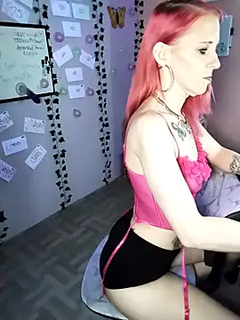 Purple2StayThnxx online show from 11.24.25