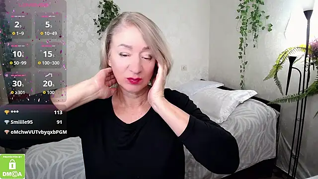 Snapshot of hunters_woman chatting on 10.11.25 hunters woman online show from 10.11.25