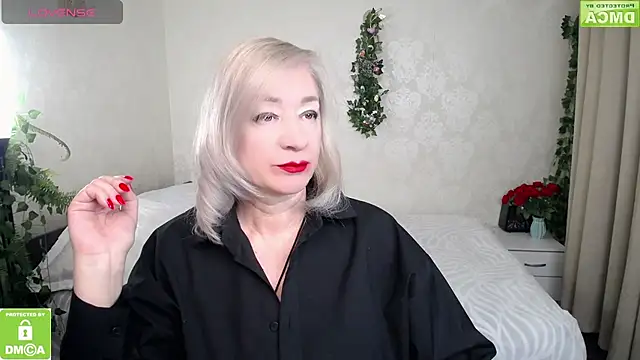 hunters woman online show from 03.29.26