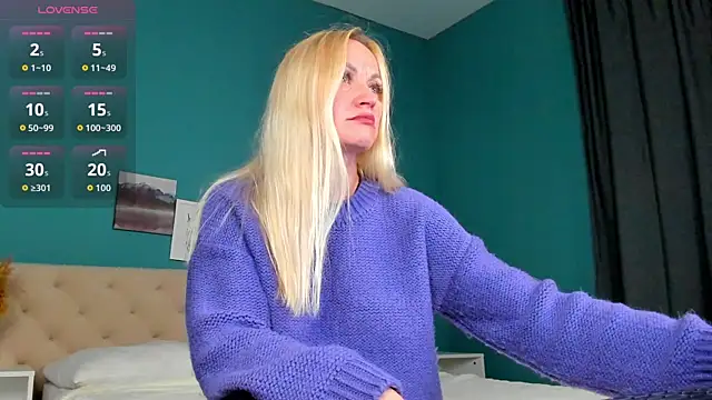 KiraSun online show from 10.12.25