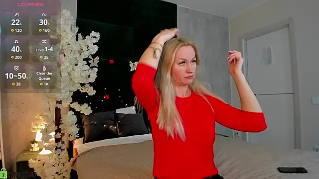 KiraSun online show from 12.19.25