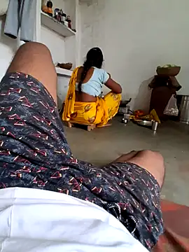 RAYI Queen 3 online show from 10.28.25