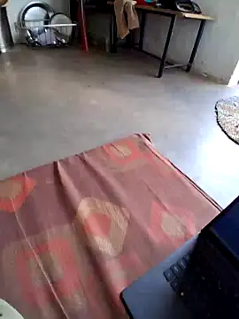 Snapshot of RAYI_Queen_3 chatting on 12.20.25 RAYI Queen 3 online show from 12.20.25