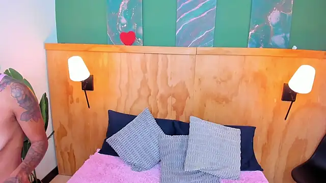 milavega  online show from 10.21.25