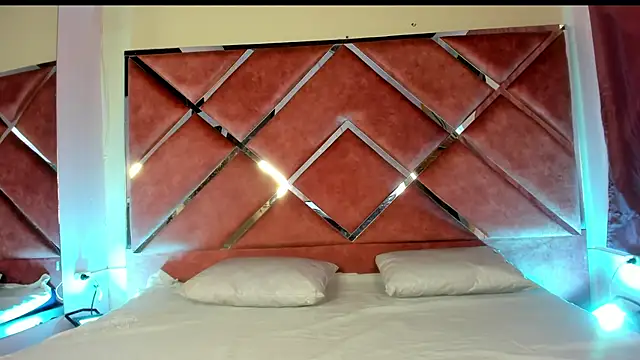 Snapshot of Dulce_Pettit chatting on 09.27.25 Dulce Pettit online show from 09.27.25