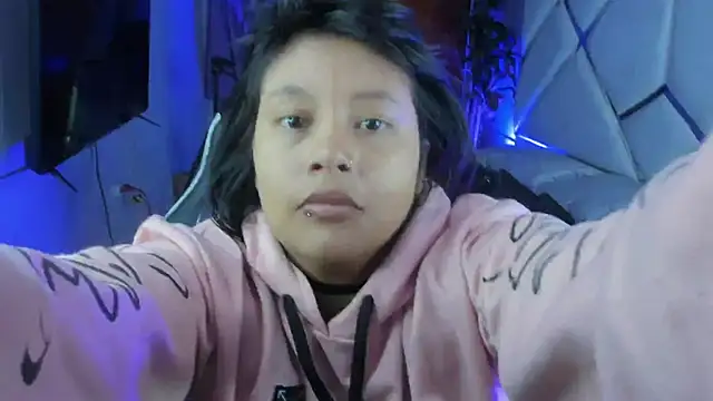 Snapshot of Dulce_Pettit chatting on 10.23.25 Dulce Pettit online show from 10.23.25