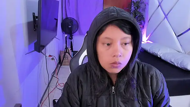 Snapshot of Dulce_Pettit chatting on 10.25.25 Dulce Pettit online show from 10.25.25