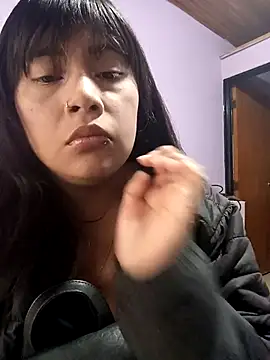 Snapshot of Dulce_Pettit chatting on 10.27.25 Dulce Pettit online show from 10.27.25